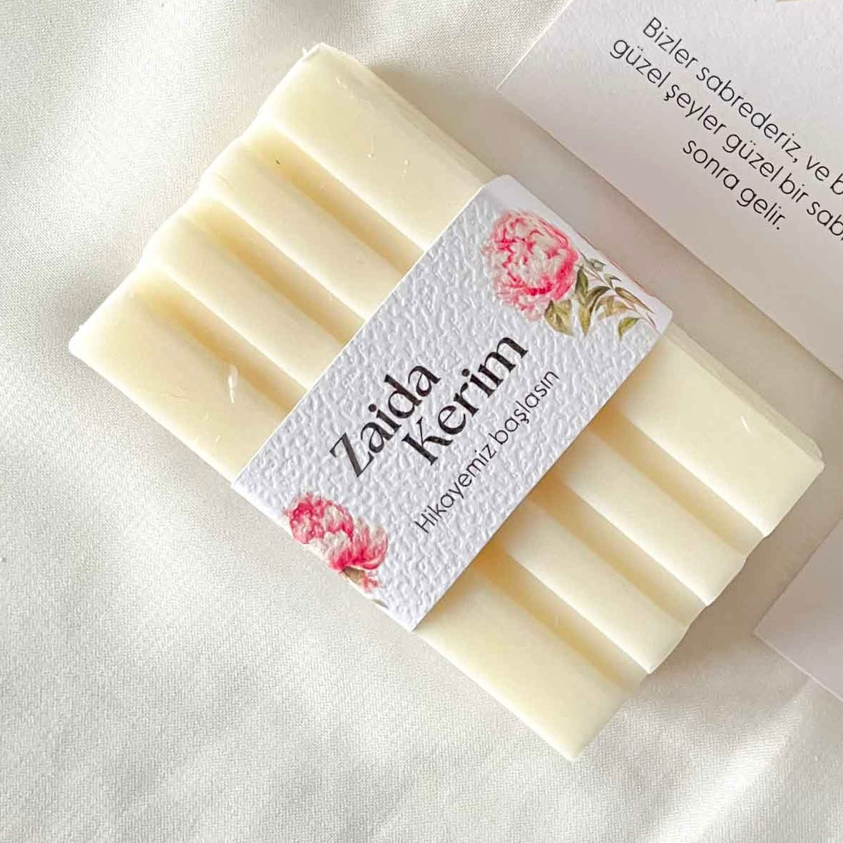 Seifen-Gastgeschenk mit Banderole | Pfingstrose